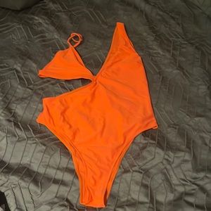 One piece swimwear
